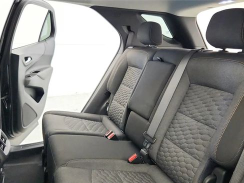 Used 2021 Chevrolet Equinox LT FWD image 30