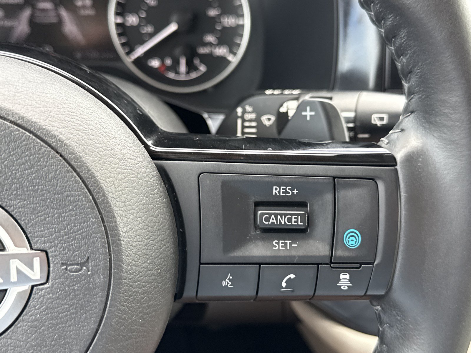 Used 2023 Nissan Pathfinder SL FWD image 23