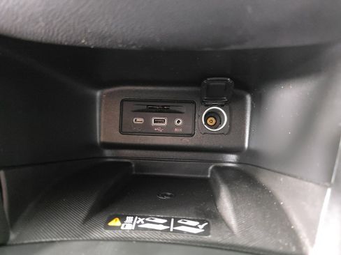 Used 2021 Chevrolet Equinox Premier image 22