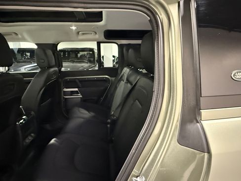 Used 2022 Land Rover Defender 110 S image 50