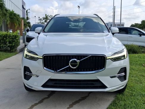 Used 2022 Volvo XC60 B5 Momentum w/ Protection Package Premier FWD image 2
