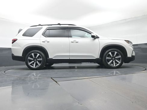 Certified 2023 Honda Pilot Touring image 39