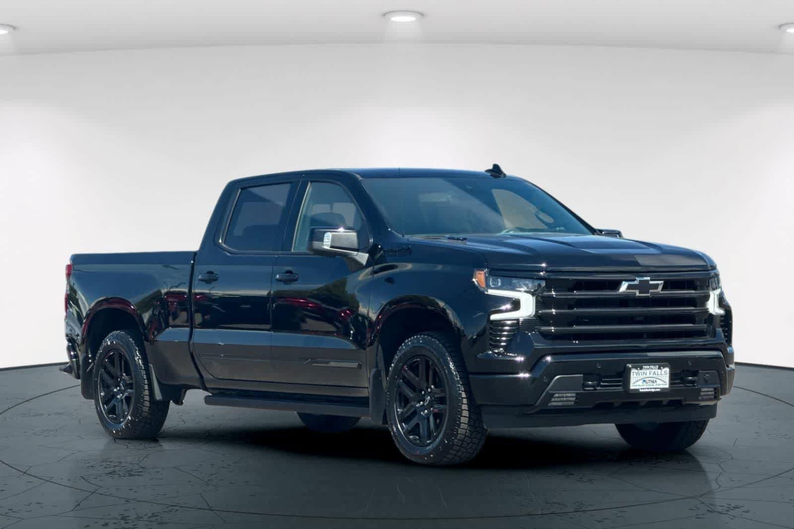 Used 2024 Chevrolet Silverado 1500 High Country w/ Midnight Edition AWD/4WD image 5