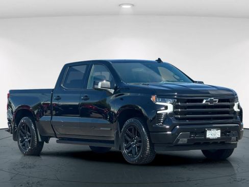 Used 2024 Chevrolet Silverado 1500 High Country w/ Midnight Edition AWD/4WD image 5