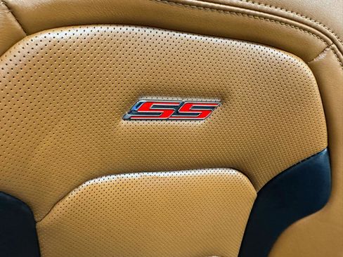 Used 2017 Chevrolet Camaro SS RWD image 18