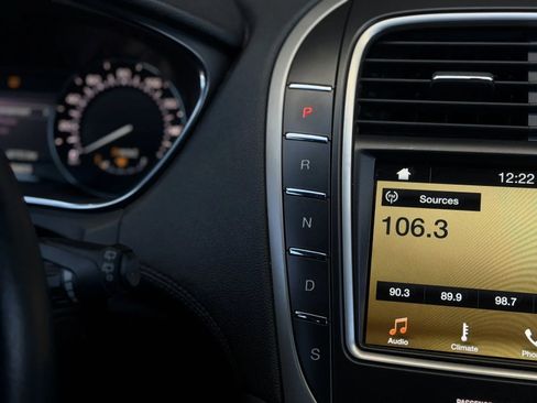 Used 2016 Lincoln MKX Premiere image 27