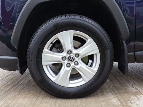 Used 2021 Toyota RAV4 XLE w/ Convenience Package image 26