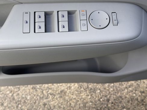 Used 2024 Hyundai Kona Limited image 17