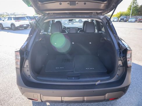 Used 2025 Nissan Kicks SR image 26
