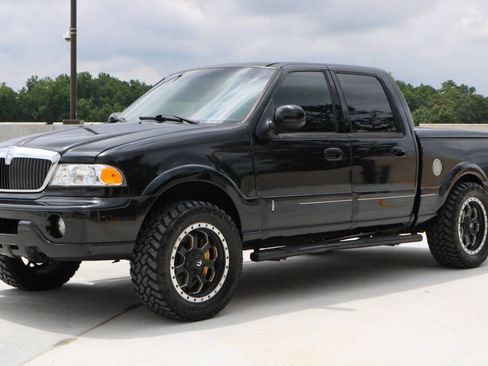 Used 2002 Lincoln Blackwood RWD image 27