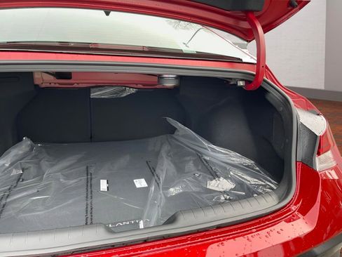 New 2025 Hyundai Elantra Limited image 39