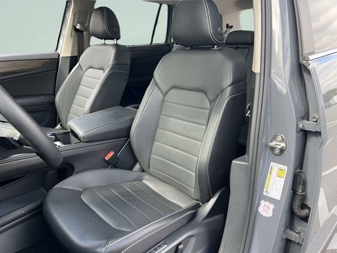 Certified 2025 Volkswagen Atlas SEL image 11