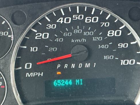 Used 2016 Chevrolet Express 3500 Extended RWD image 7