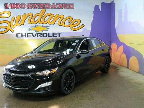 Used 2024 Chevrolet Malibu LT w/ Midnight Edition image 2