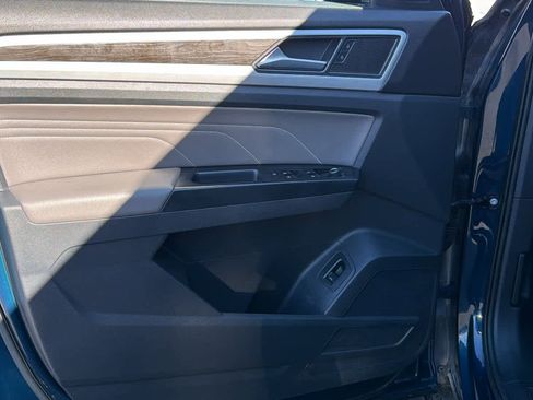 Used 2021 Volkswagen Atlas SE image 23