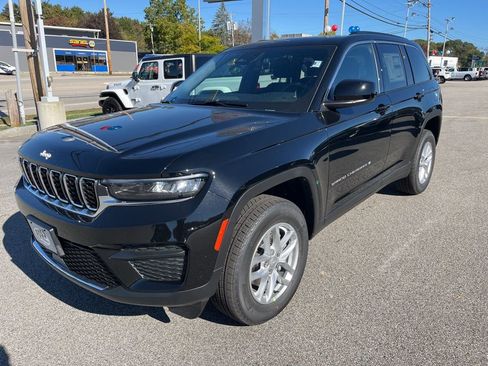 New 2025 Jeep Grand Cherokee 4WD image 3