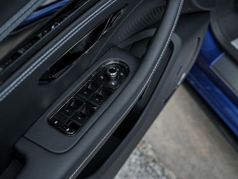 New 2025 Bentley Flying Spur Plug-In Hybrid AWD/4WD image 35