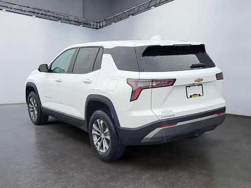 Used 2026 Chevrolet Equinox LT FWD image 5
