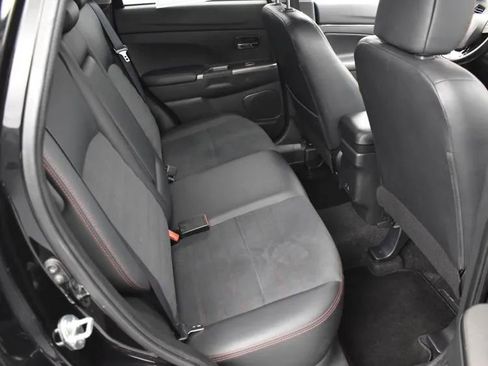 Used 2024 Mitsubishi Outlander Sport SE image 17