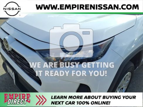 Used 2022 Toyota RAV4 LE FWD image 2