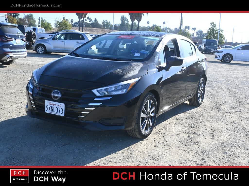 Used 2025 Nissan Versa SV FWD image 1