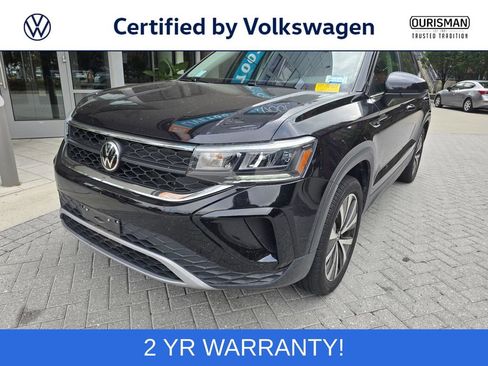 Used 2022 Volkswagen Taos SE FWD image 1