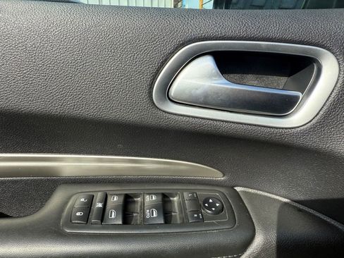 Used 2019 Dodge Durango SXT image 8