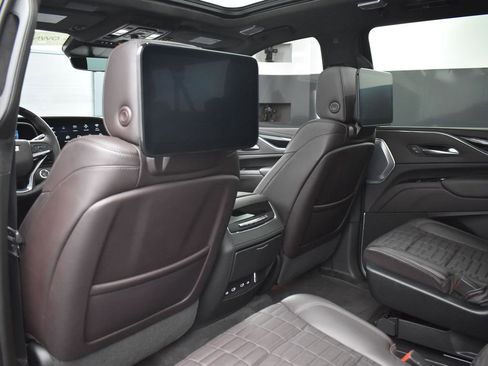 Certified 2023 Cadillac Escalade ESV Sport Platinum w/ LPO, ONYX Package image 31