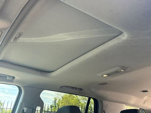 Used 2017 Cadillac Escalade Luxury AWD/4WD image 15