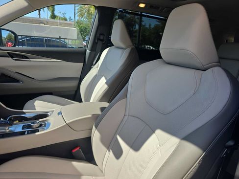 Certified 2026 INFINITI QX60 Luxe w/ Cargo Package FWD image 16