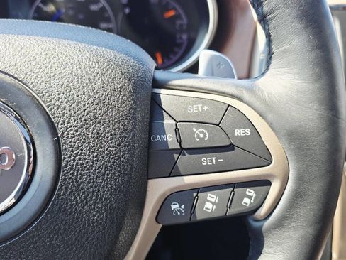 Used 2017 Jeep Grand Cherokee Summit image 32