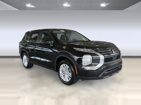 Used 2024 Mitsubishi Outlander ES FWD image 7