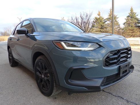 Used 2025 Honda HR-V Sport image 11