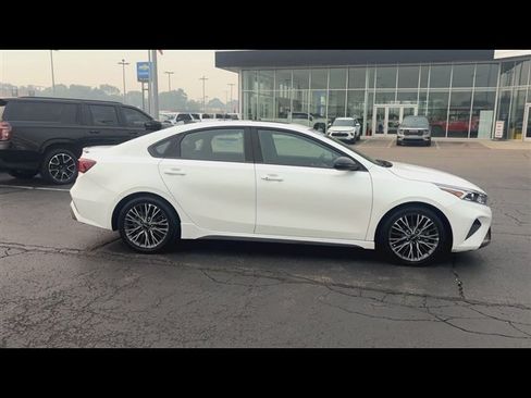 Used 2024 Kia Forte GT-Line w/ GT-Line Premium Package FWD image 9