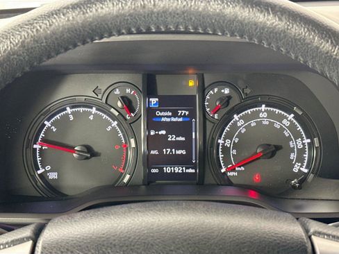 Used 2021 Toyota 4Runner SR5 AWD/4WD image 18