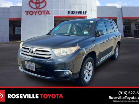 Used 2013 Toyota Highlander SE AWD/4WD image 1