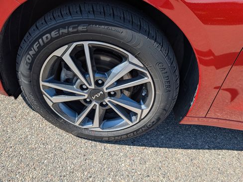 Used 2023 Kia Forte LXS image 15