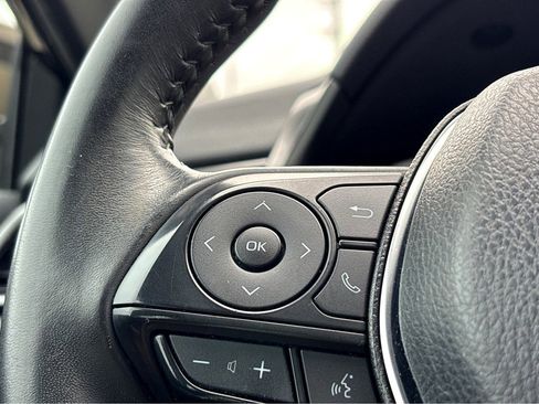 Used 2020 Toyota Camry SE image 12