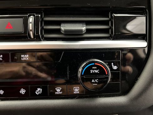 Used 2024 Nissan Pathfinder SV FWD image 57