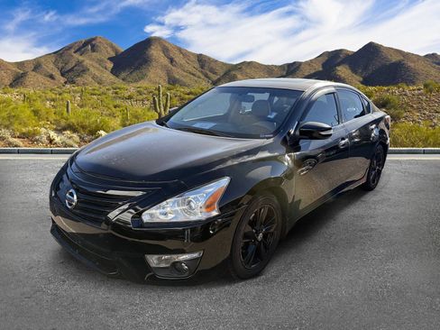 Used 2014 Nissan Altima 2.5 SL w/ Technology Package FWD image 2