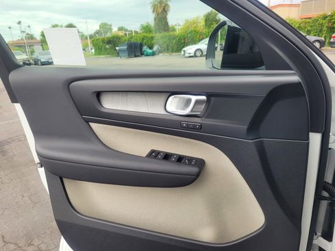 New 2026 Volvo XC40 B5 Plus w/ Protection Package Premier image 18