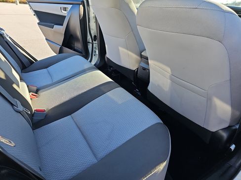 Used 2017 Toyota Corolla LE image 11