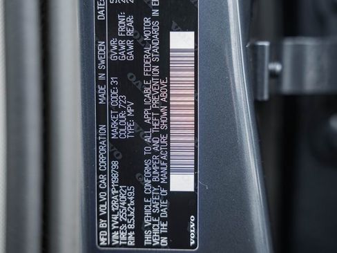 Used 2023 Volvo XC60 B5 Ultimate w/ Climate Package image 37