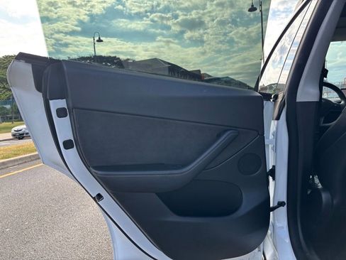 Used 2021 Tesla Model Y Performance AWD/4WD image 16
