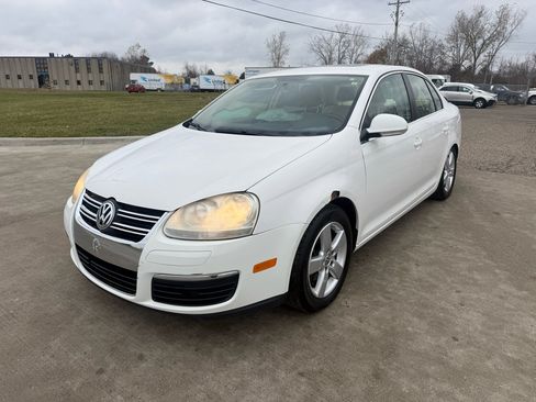 Used 2009 Volkswagen Jetta SE image 1