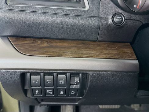 Used 2017 Subaru Outback 2.5i Touring image 21