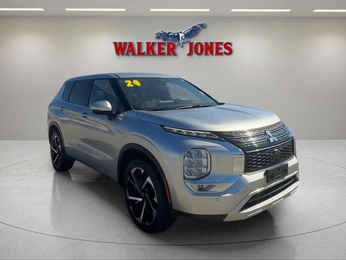 Used 2024 Mitsubishi Outlander SE AWD/4WD image 2