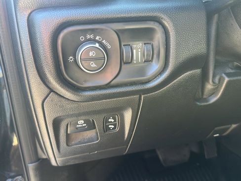 Used 2019 RAM 1500 Laramie w/ Sport Appearance Package AWD/4WD image 15
