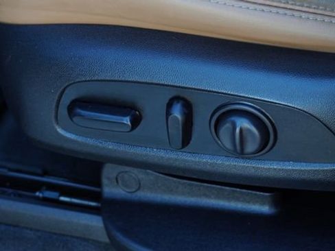 Used 2019 Buick Enclave Essence w/ LPO, Sport Appearance Package image 22