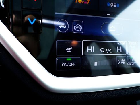 Used 2023 Subaru Ascent Limited w/ Technology Package image 21